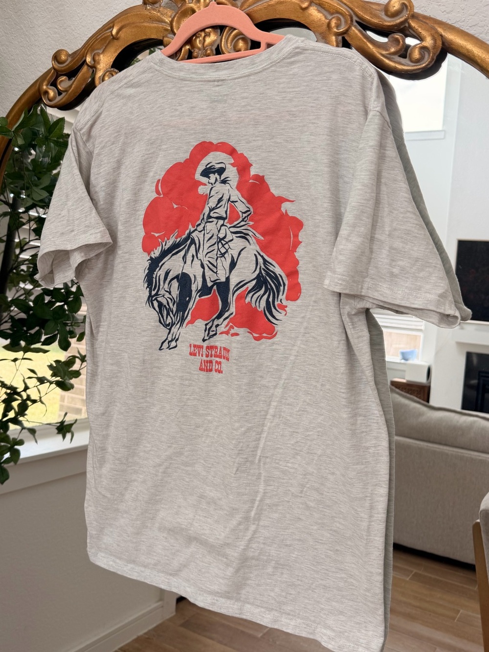 Men’s Levi’s cowboy tshirt